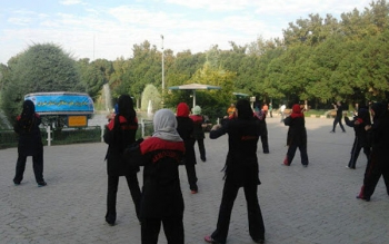 چرا کف پا صاف می شود/ عارضه کفش پاشنه بلند