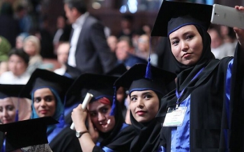 حق وردی: امکان تحصیل مجازی و حضوری برای بانوان افغان در ایران مهیاست