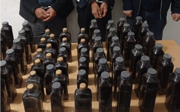 کشف محموله ۵۰ کیلوگرمی مواد مخدر در رشت/ ۳ قاچاقچی دستگیر شدند
