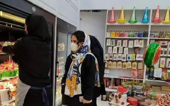 قیمت گل و شیرینی به مناسبت روز مادر نجومی شد/ افزایش تقاضا برای جعبه های نیم  کیلویی!