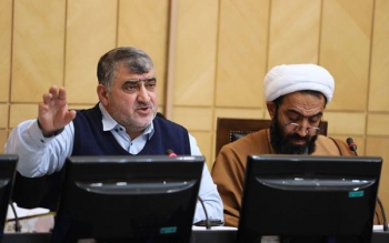  ما با کسانی که لختی گری را اشاعه می دهند مخالف هستیم 