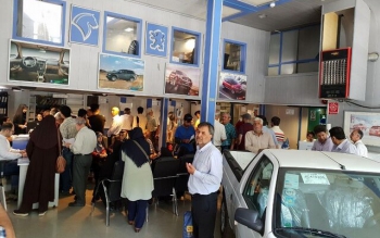 ثبت نام ۱۱ میلیون نفر در طرح قرعه کشی ایران خودرو / نتایج ۳ روز دیگر اعلام می شود