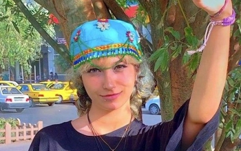 آرمیتا عباسی زندانی ۲۰ ساله رشتی آزاد شد