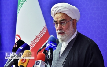  نیازمندان در کشور زیاد هستند/ توصیه‌ حضرت آقا به مسئولان، رفع مشکلات معیشتی و گرفتاری‌های مردم است