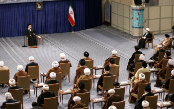 بنیه قوی مردمی نظام حجت را بر همه مسئولان و علما تمام کرده است/علما به میان جوان ها بروند و گره های ذهنی آنها را باز کنند