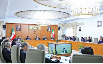 نرخ رشد تورم نسبت به موقعی که دولت را تحویل گرفتیم، خیلی کاهش پیدا کرده/ خودم از بازار خرید می کنم و از قیمت ها خبر دارم