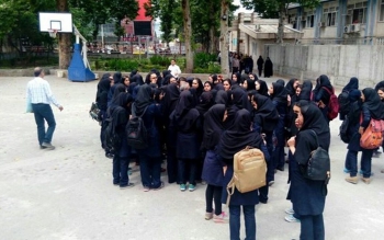 دستورالعمل جدید به مدارس در مواجهه با مسمومیت: پخش شیرینی، صحبت با رسانه‌ها و خروج از مدرسه ممنوع!
