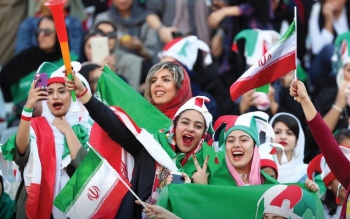 ممانعت با گاز اشک آور در ۱۴۰۱ تا استقبال در بازی با روسیه در۱۴۰۲