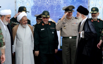 غم و غصه برای مردم آقا را پیر کرد، فرزندان رهبری مستاجرند/ دارایی ایشان یک خانه پایین شهر است