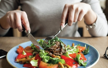 این طور غذا بخورید چاق می‌شوید