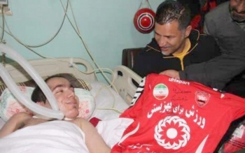 خداحافظی دردناک هودار پرسپولیس با تخت آی سی یو بعد از ۲۳ سال 