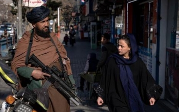 آرایشگاه های زنانه تعطیل و جواز شغلی زنان باطل شد