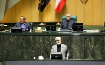 باید دعا کنیم که فرزندان مسئولان بیمار شوند تا برای رفع مشکلات دارویی مردم هم فکری کنند/ برخی از مردم هر ۶ ماه یک بار رنگ گوشت را نمی بینند