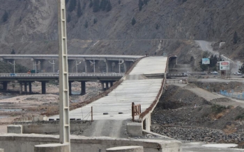 پاسخگوی ۱۴سال معطلی برای تکمیل ۸کیلومتر باقی مانده آزادراه منجیل–رودبار باش