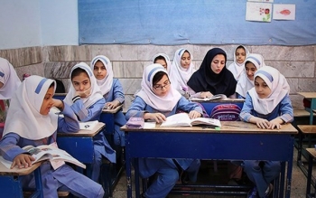 به نام معلمان به کامِ نجومی‌بگیران/ اضافه‌کارِ ۴۱۲ میلیون تومانیِ آقای مدیرِ صندوق