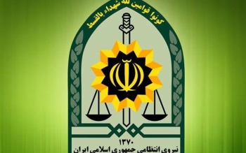  رفتار خشن سرباز پلیس با متهم بعد بازداشت ! / با شوکر به جانش افتاد 