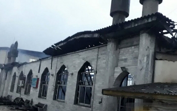 علت آتش سوزی مسجد زیباکنار رشت در دست بررسی است