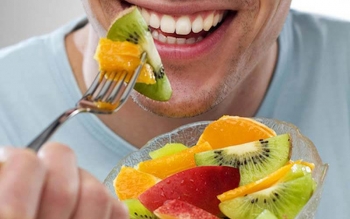 اگر با شکم خالی میوه بخوریم چه می شود؟