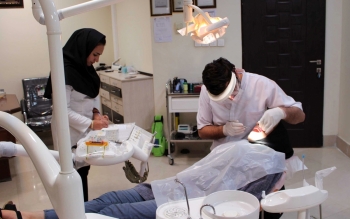 کِشیدن دندان به دلیل نداشتن هزینه‌های درمان