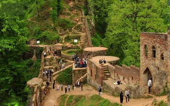 کشف سازه عجیب در قلعه رودخان فومن