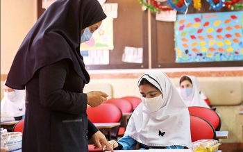 تدریس ۱۸۰۰۰ معلم بدون قرارداد،حقوق و بیمه 