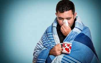 به این ۷ دلیل مدام سرما می‌خورید