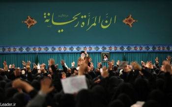 دیدگاه اسلام در موضوع زن؛ منطقی و استدلالی رویکرد غرب؛ سودجویی و لذت جویی