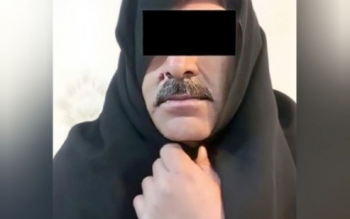 سارق سبیل کلفت با چادر زنانه برای سرقت می‌رفت