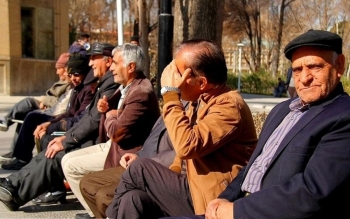 چرا حقوق فروردین بازنشستگان بدون افزایش پرداخت شد؟