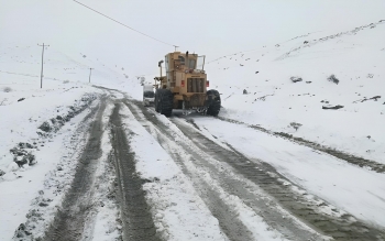 بارش برف در ۱۴ محور کوهستانی گیلان/ رانندگان زنجیر چرخ داشته باشند