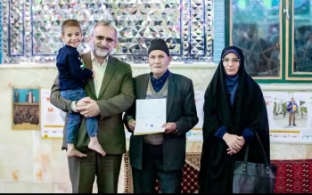 این پدر صاحب ۱۰ فرزند و ۴کودک زیر ۱۰ سال است/عکس