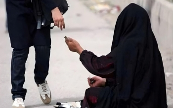 گدایی با بیماران مبتلا به آلزایمر!