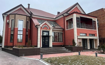 سرای تجاری ایرانیان در آستراخان روسیه متعلق به اتاق بازرگانی ایران است