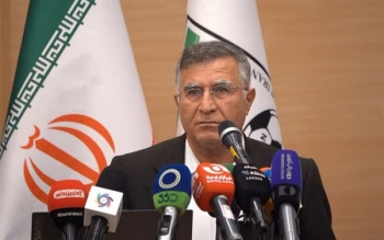 در مورد پیشنهاد تیم امید به گل‌محمدی تا پایان عید صبر کنید