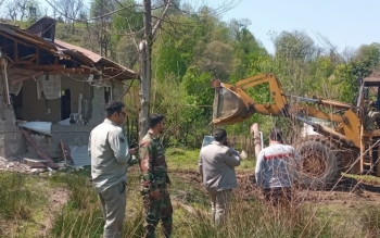 تخریب ساخت و ساز غیر مجاز در منطقه حفاظت شده گشت رودخان-سیاهمزگی