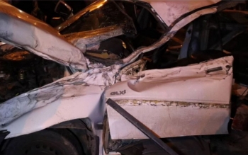 واژگونی و نشت بنزین در حادثه تصادف ۴ خودرو در رشت