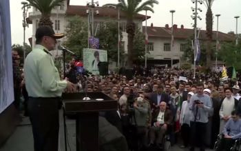 دشمن دخترانی که کشف حجاب می کنند را سربازان ارزان قیمت خود در خیابان می داند