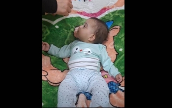 بعد از ۴ جراحی توسط چشم پزشکان ایران؛دختر نابینا بعد از یک سال اطرافش را دید