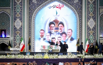 فیلم/پایان مراسم خاکسپاری شهید ابراهیم رئیسی در حرم امام رضا