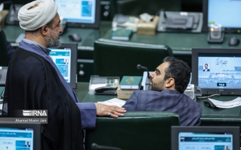 صدای بلندِ تندروهایی که کم تر از ۴۰نفرند