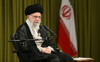 رهبر معظم انقلاب: جمهوری اسلامی در مقابل افراد تخریب‌گر کوتاه نخواهد آمد
