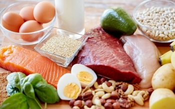 روزانه چقدر پروتئین مصرف کنیم؟به جز گوشت کدام غذاها پروتئین دارند؟