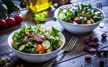 اگر هر روز سالاد بخوریم چه اتفاقی در بدن‌مان می‌افتد؟