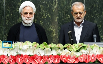 مسعود پزشکیان به عنوان رییس جمهور ایران سوگند یاد کرد
