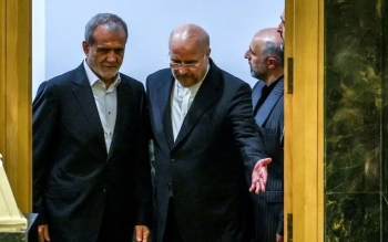 آیا این فهرست نهایی است یا باید از فیلتر مجلس هم بگذرد؟ اگر این است لیست را پس بگیرید و ۱۹ وزیر خودتان را معرفی کنید