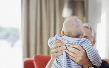 سن  بالای پدر چه خطراتی برای جنین دارد؟