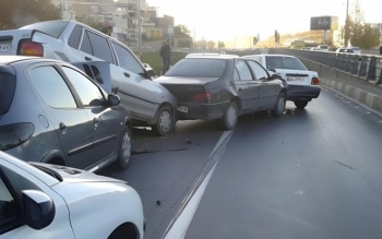 دعوای بعد از تصادف زنجیره‌ای در یزد ۱۳ مصدوم برجا گذاشت