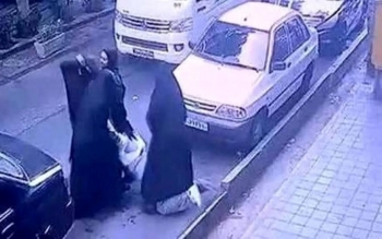 صورت دخترم زخمی و خونی شده بود و جای چنگ در جای جای بدنش وجود دارد/ لباس هایش پاره پاره شده بود