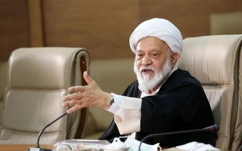 پیشنهاد عجیب عالی‌ترین مقام فقهی بانک مرکزی به مردم؛ دلاری قرض دهید نه ریالی!
