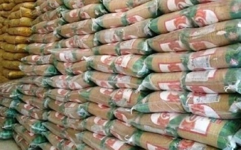 کشف انبار کالا‌های اساسی احتکار شده در آستارا